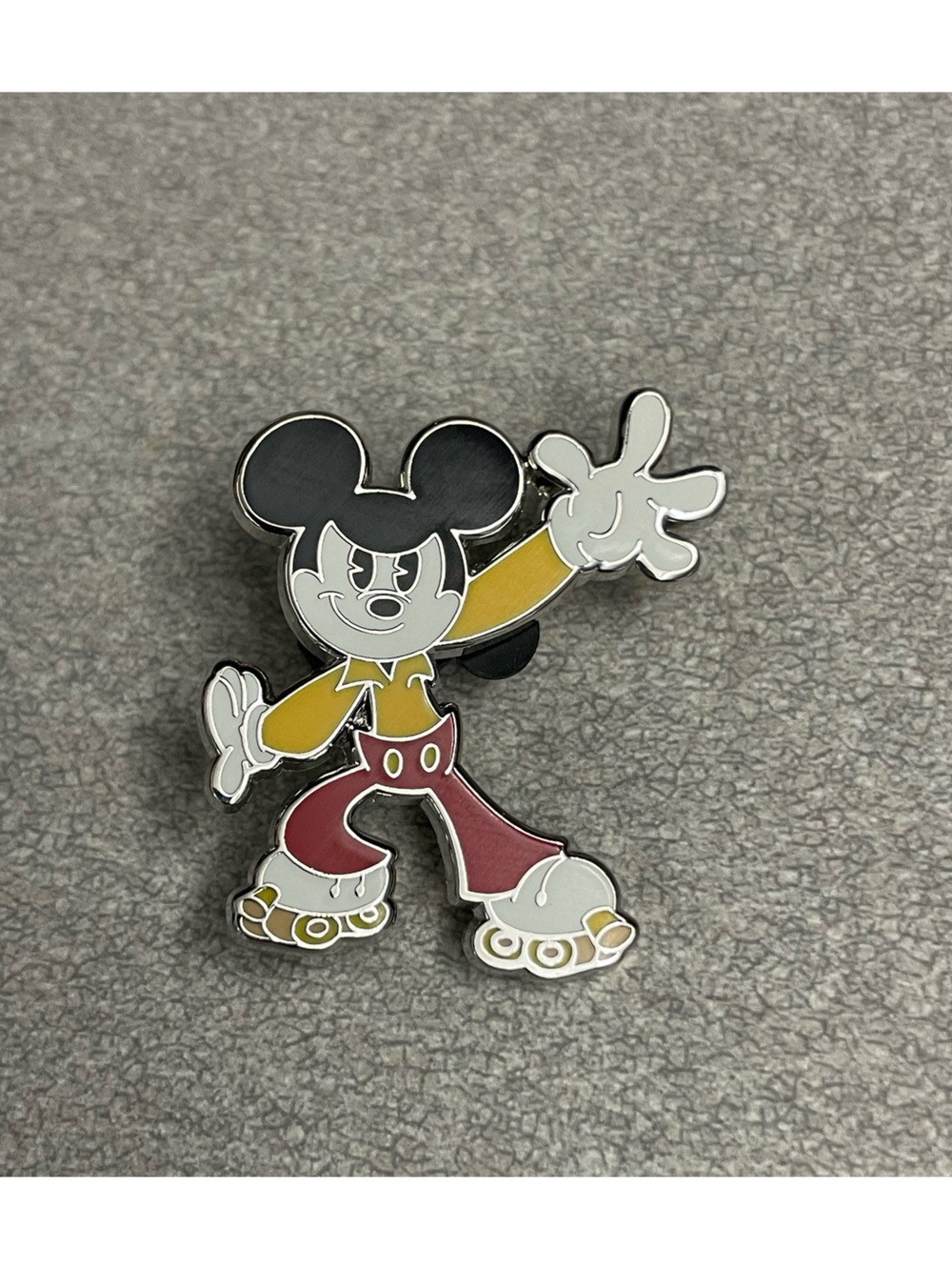 Rollerstake Mickey Pin
